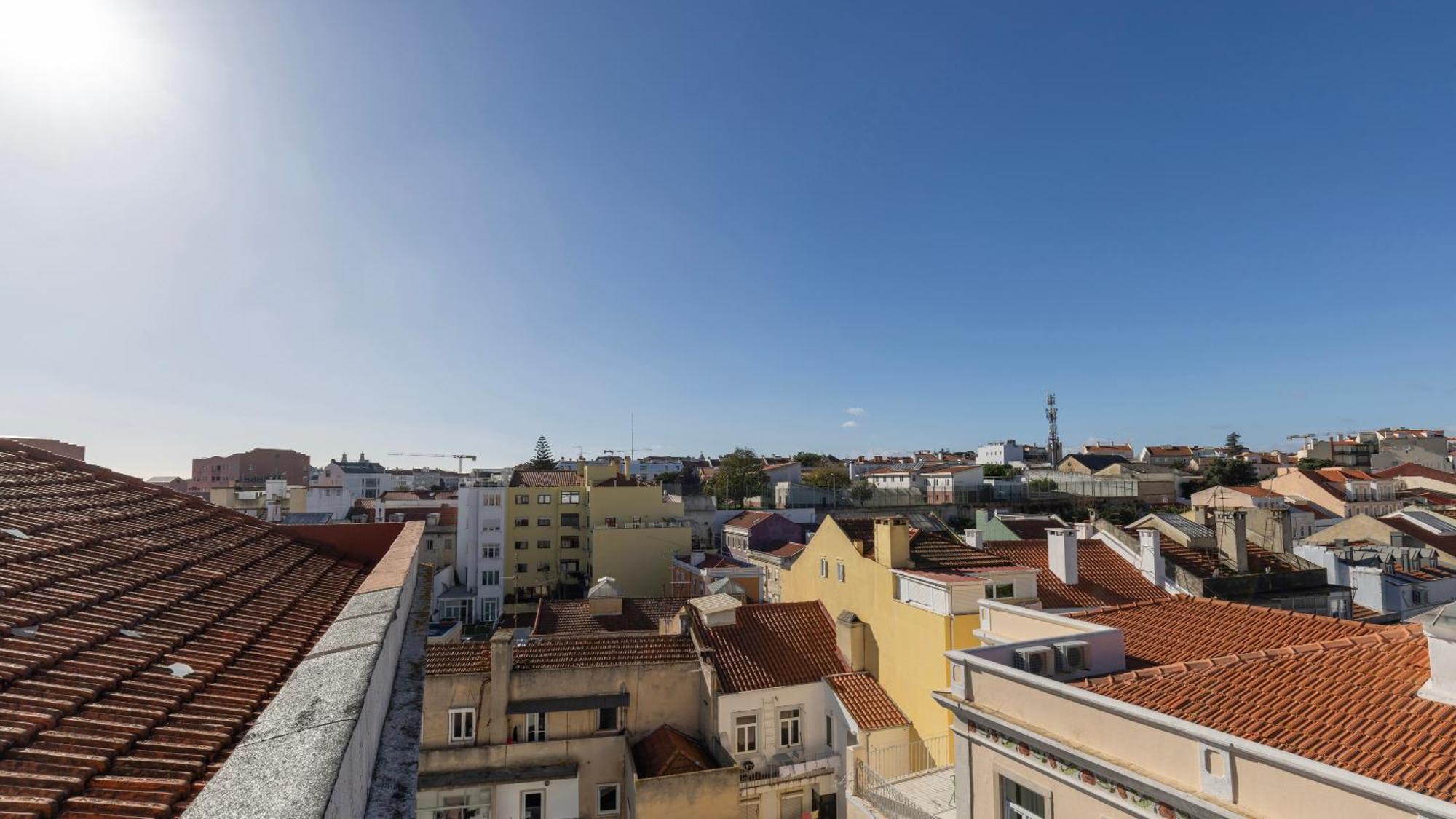 Classic Topfloor Apartment By Lovelystay Lisbon Bagian luar foto