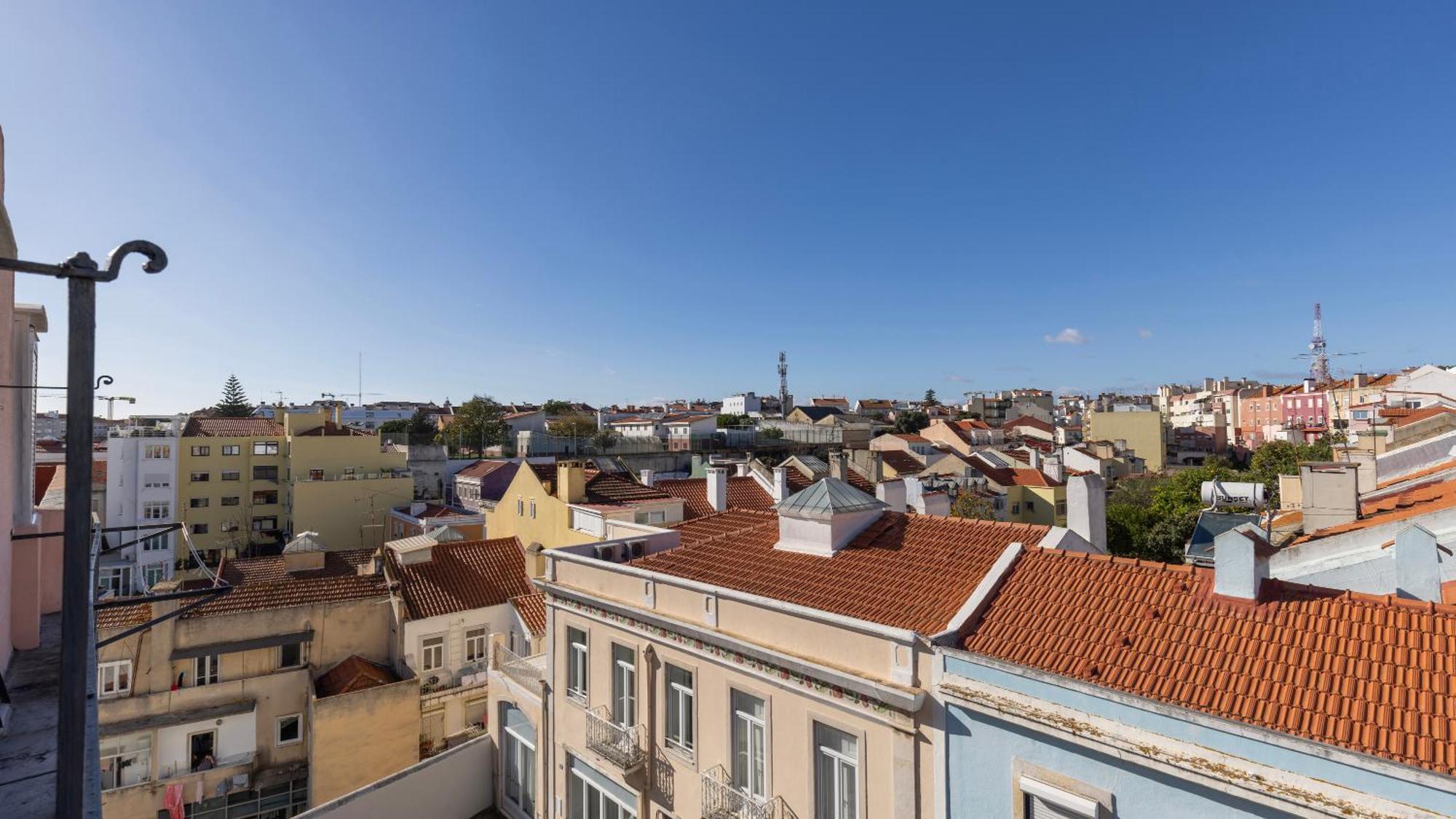 Classic Topfloor Apartment By Lovelystay Lisbon Bagian luar foto