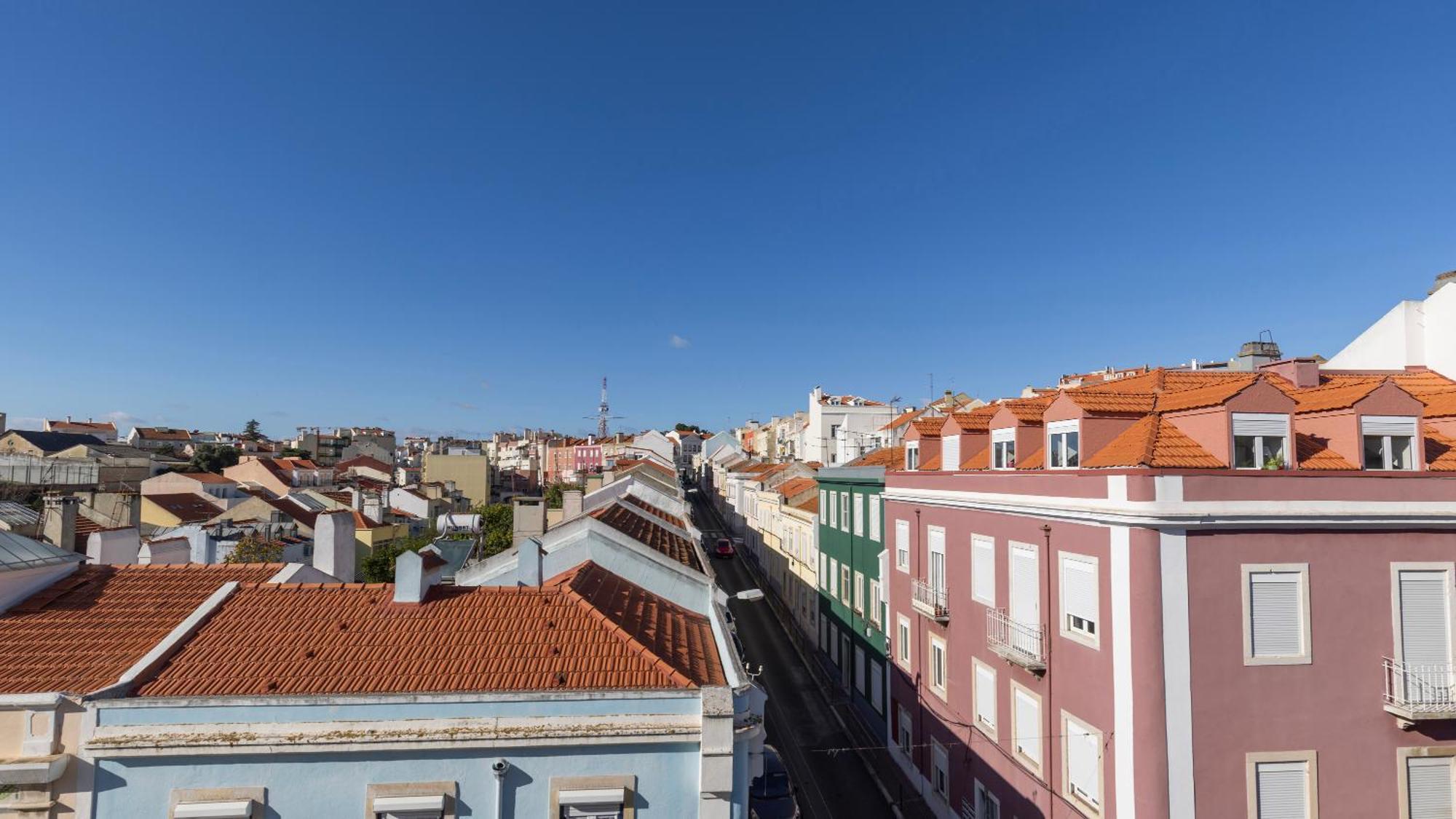 Classic Topfloor Apartment By Lovelystay Lisbon Bagian luar foto