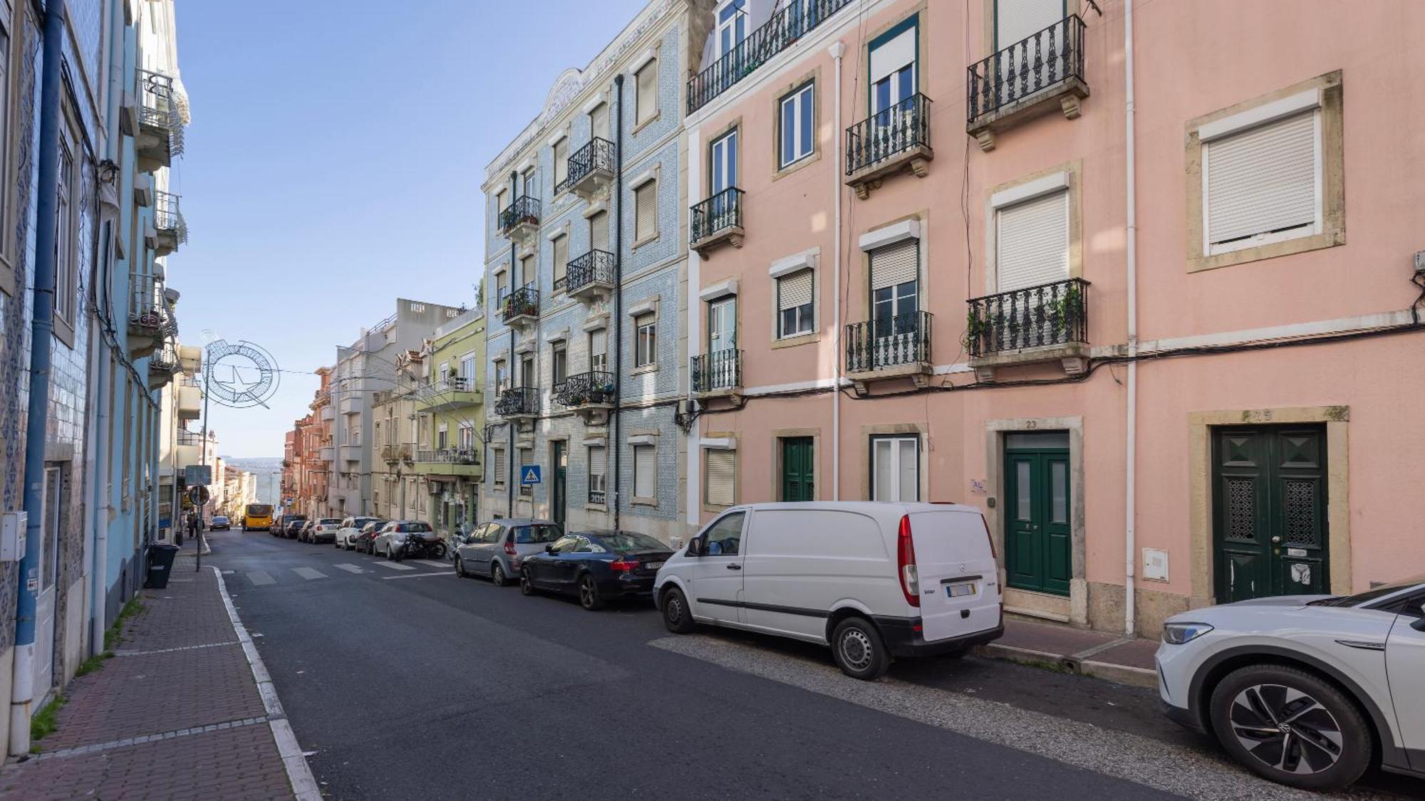 Classic Topfloor Apartment By Lovelystay Lisbon Bagian luar foto