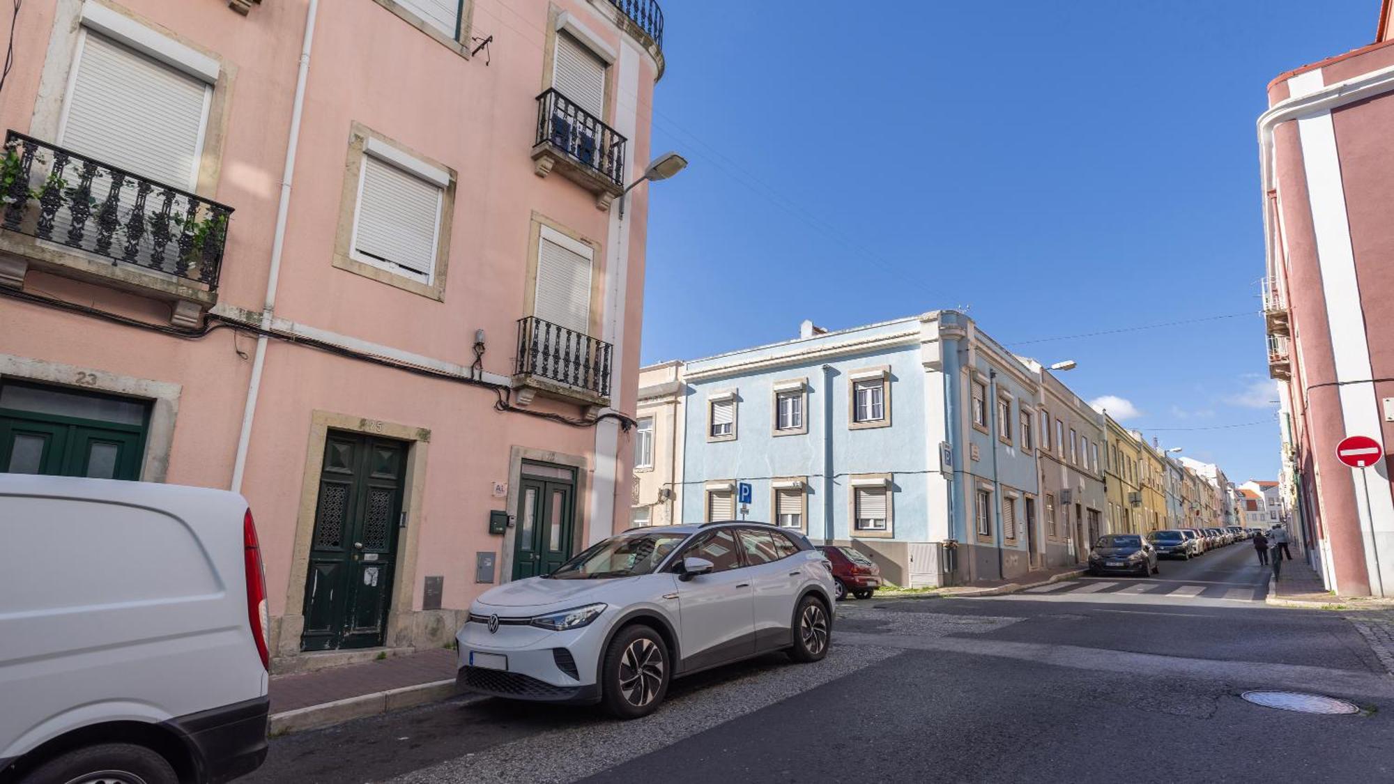 Classic Topfloor Apartment By Lovelystay Lisbon Bagian luar foto