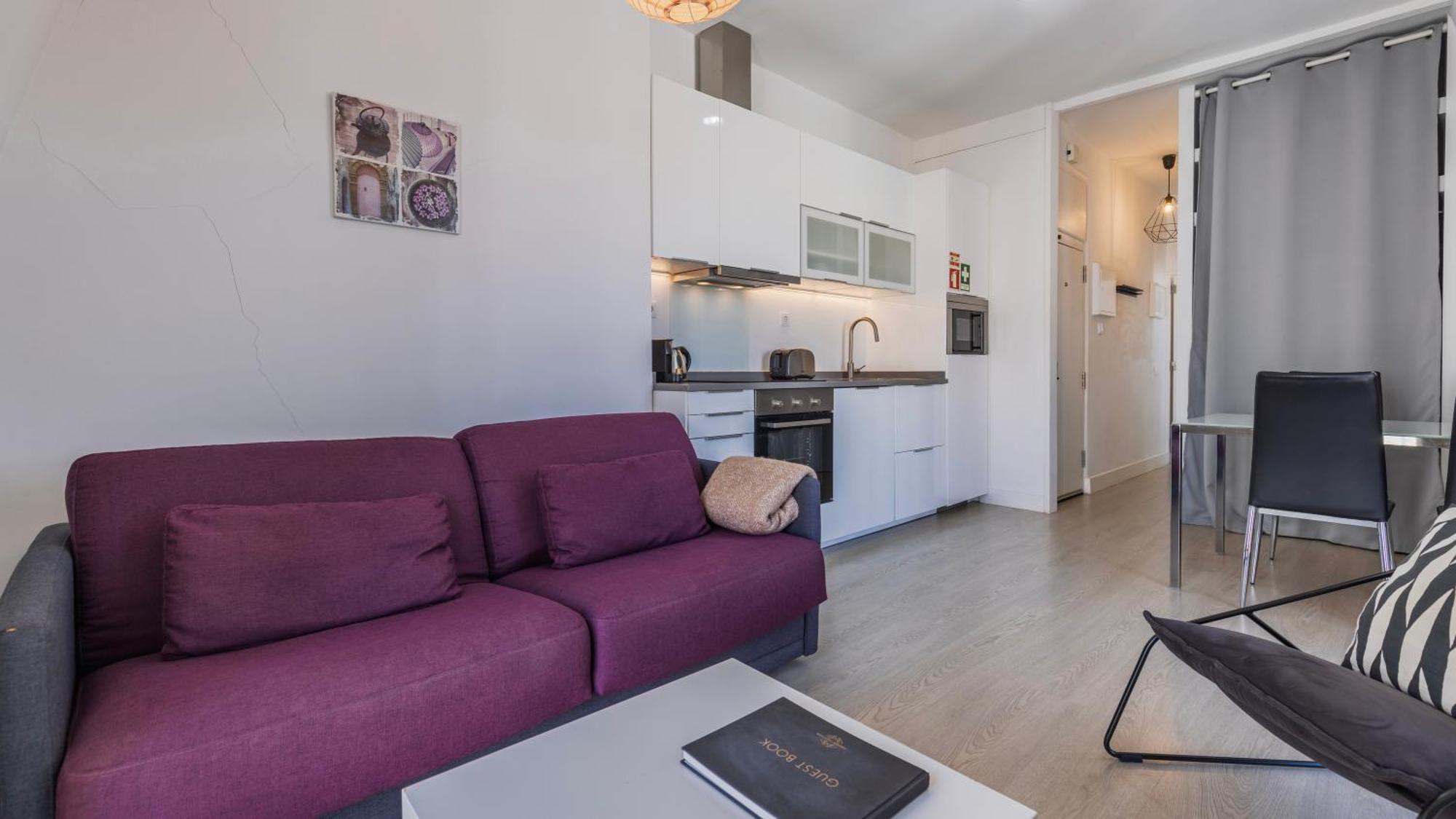 Classic Topfloor Apartment By Lovelystay Lisbon Bagian luar foto