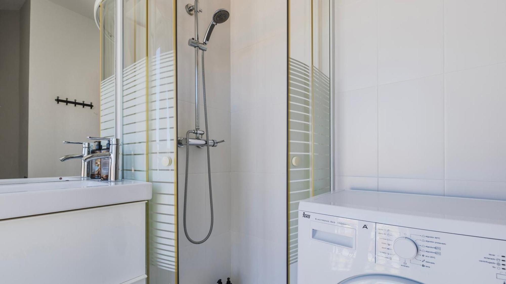 Classic Topfloor Apartment By Lovelystay Lisbon Bagian luar foto